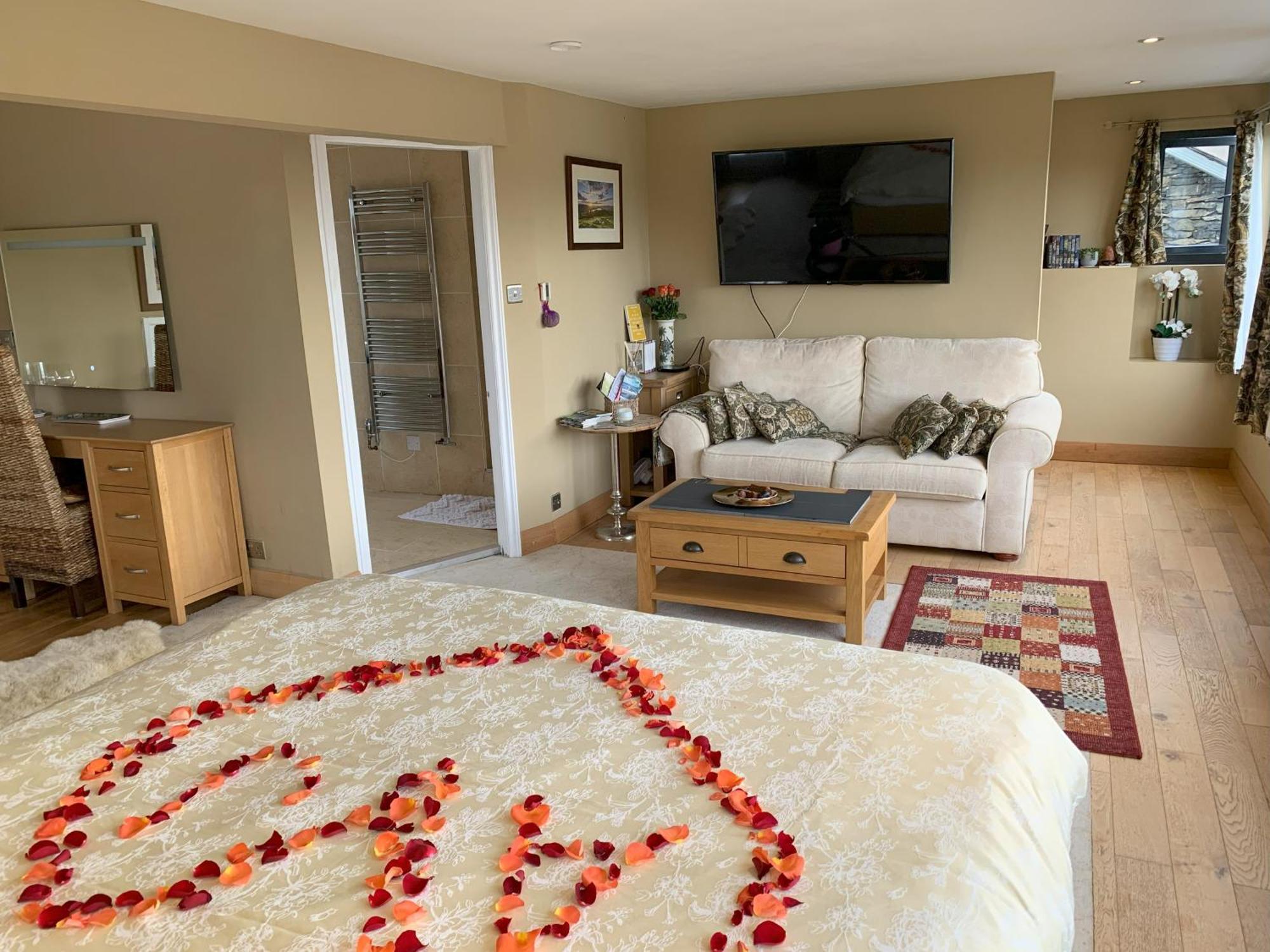 The Penthouse Bowness Luxury Loft Jacuzzi Bath & Complimentary Lakeview Spa Membership Eksteriør bilde