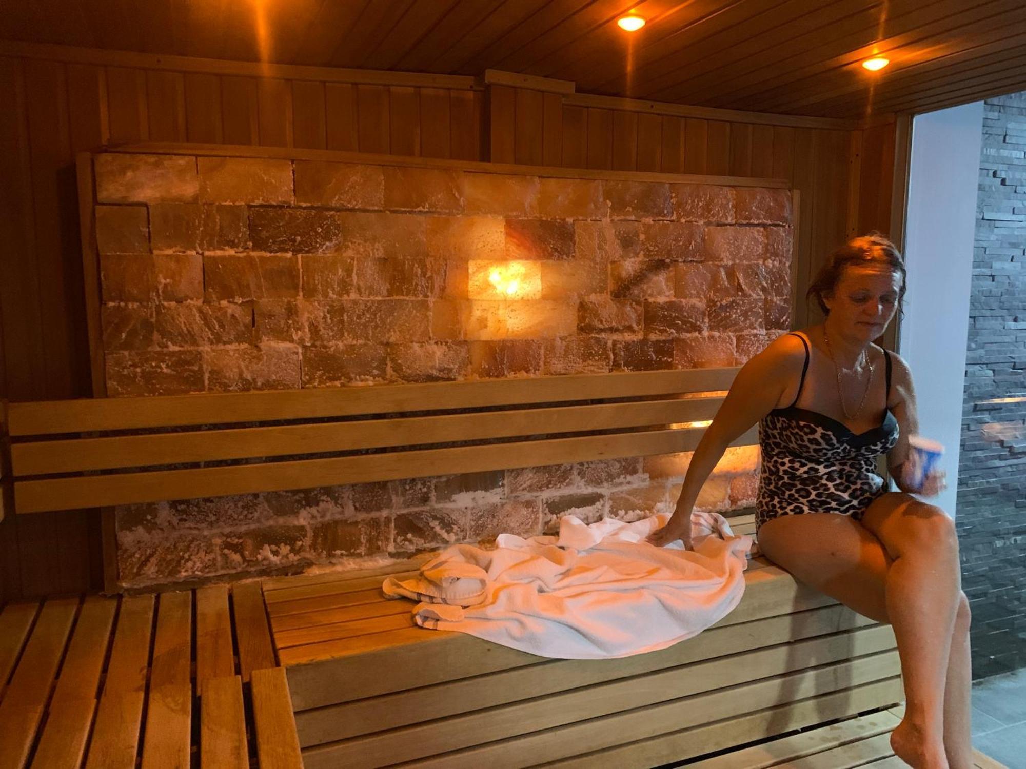 The Penthouse Bowness Luxury Loft Jacuzzi Bath & Complimentary Lakeview Spa Membership Eksteriør bilde